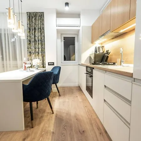 Briana Luxury Sky View