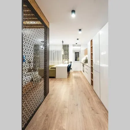 Briana Luxury Sky View