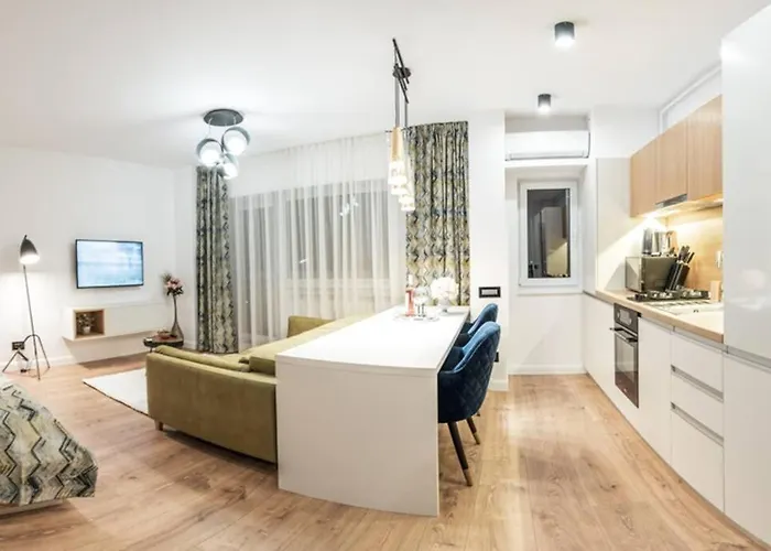 Briana Luxury Sky View