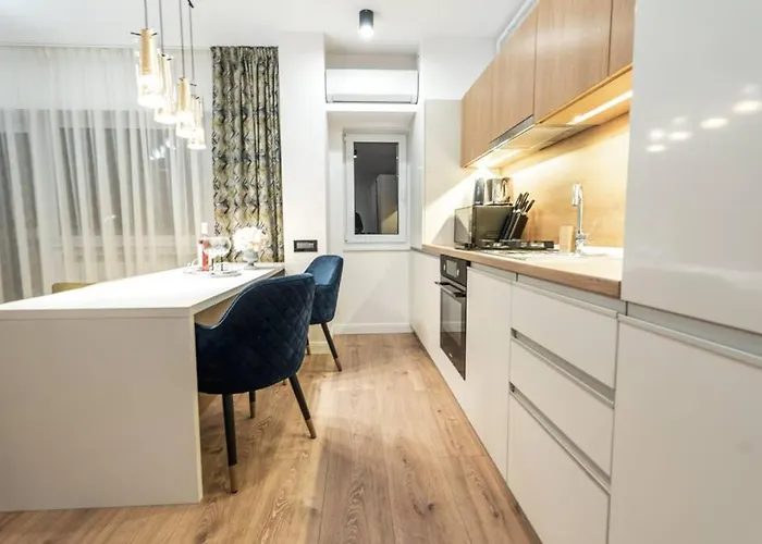 Briana Luxury Sky View